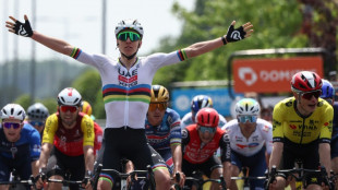 Cyclisme: Pogacar frappe d'entrée