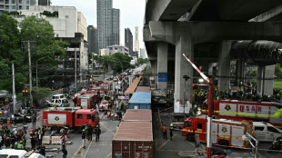 Al menos 8 muertos en Bangkok al colisionar un tren y un autob&uacute;s