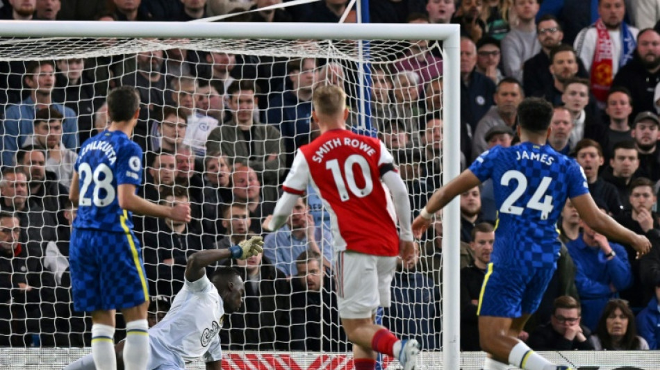 Angleterre: City repasse en t&ecirc;te, Chelsea craque encore