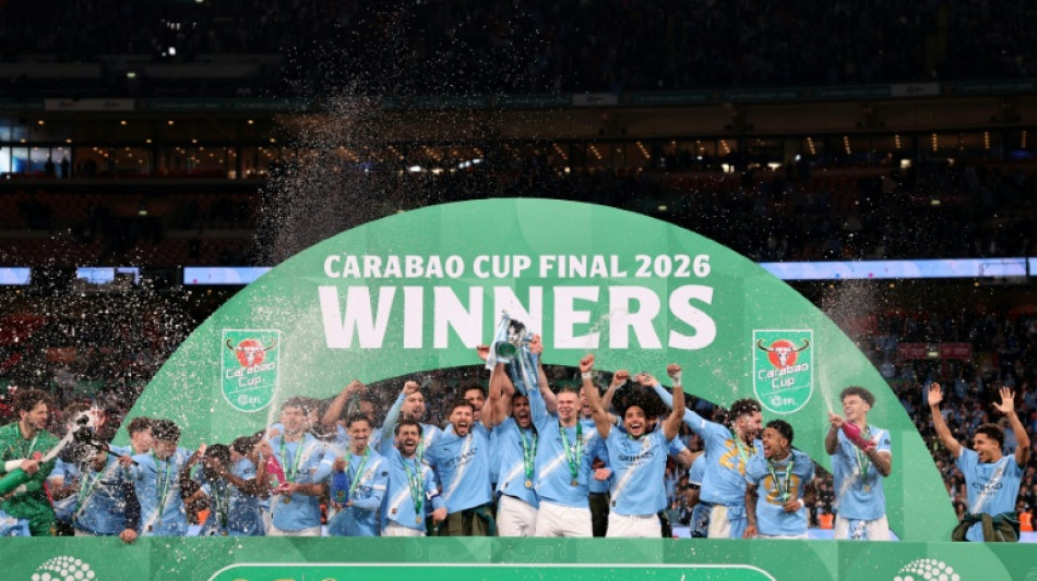 Manchester City derrota Arsenal (2-0) e &eacute; campe&atilde;o da Copa da Liga Inglesa