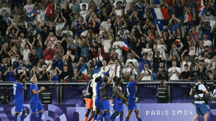 Foot: les Bleus d'Henry &eacute;cartent l'Argentine pour s'offir une demie
