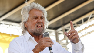 Grillo verso l'azione legale su simbolo e nome del M5s