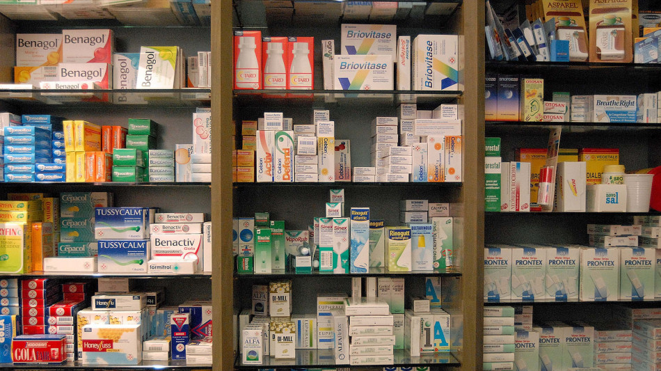 Farmaci da banco, oltre il 90% delle vendite nelle farmacie e online &egrave; residuale