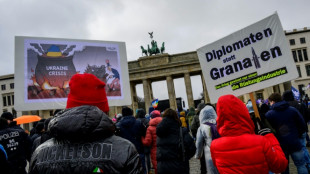 Rund 13.000 Teilnehmer bei Ukraine-Kundgebung von Wagenknecht und Schwarzer