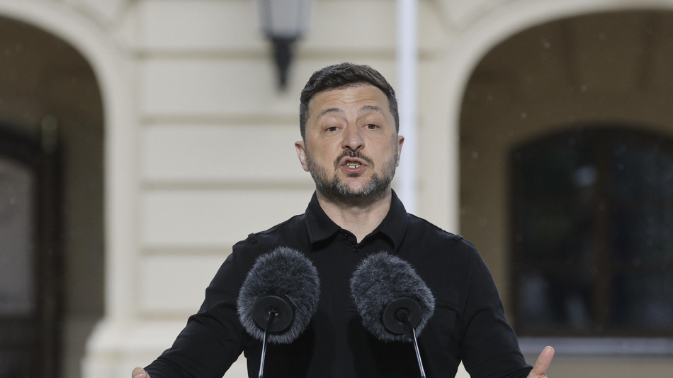 Zelensky a Putin, 'Anchorage non fa testo, coinvolgere Europa e Usa'