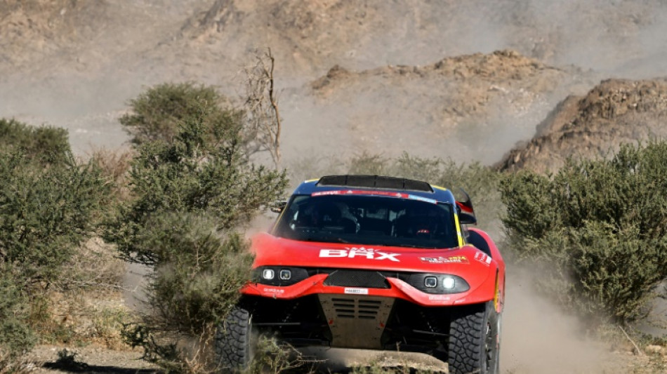 Dakar-2024/7e &eacute;tape: Loeb se rapproche de Sainz, 3e victoire pour Cornejo en moto 