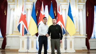 Gro&szlig;britannien und die Ukraine schlie&szlig;en "beispielloses" Sicherheitsabkommen