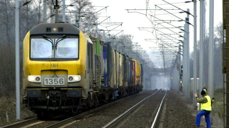 Menace d'attentats sur le r&eacute;seau SNCF: le "groupe AZF" au tribunal