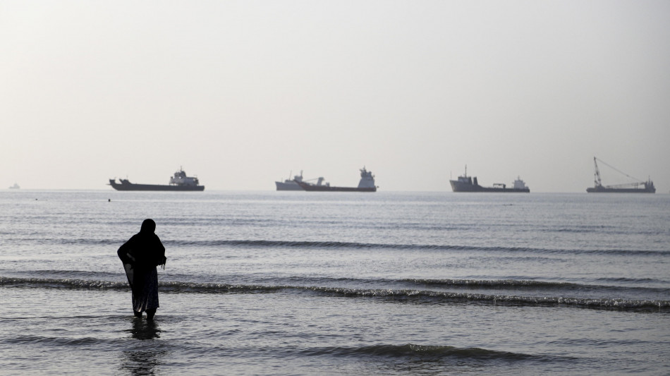 ++ Centcom, 'abbattuti droni iraniani nello stretto di Hormuz' ++
