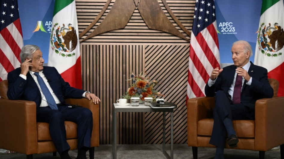Biden parle d'immigration avec le pr&eacute;sident mexicain, et boucle le sommet de l'Apec