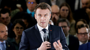Macron: "Il ne peut pas y avoir le drapeau russe aux Jeux de Paris" (interview &agrave; L'Equipe)