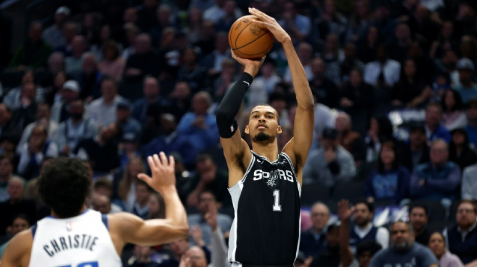 NBA: Wembanyama porte San Antonio contre Dallas, premiers pas de Yabusele avec Chicago
