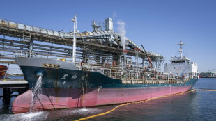 El petr&oacute;leo cae por debajo de 100 d&oacute;lares y las bolsas mundiales escalan por la tregua en Ir&aacute;n