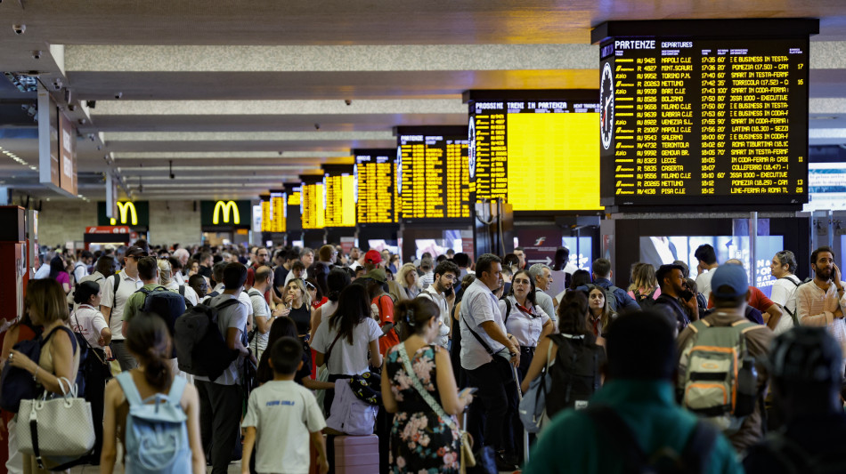 Sospesa l'alta velocit&agrave; Roma-Napoli, ritardi fino a 3 ore