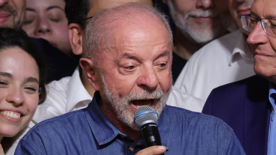 Brasile, Lula attacca Bolsonaro Jr, 'fuga vergognosa, leccapiedi degli Usa'