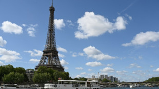 R&eacute;p&eacute;tition de la c&eacute;r&eacute;monie des JO de Paris: convoi de bateaux en cours sur la Seine