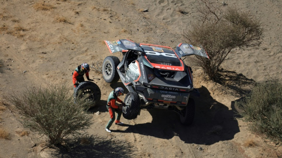 Les pilotes du Dakar &agrave; l'&eacute;preuve du camping dans le d&eacute;sert