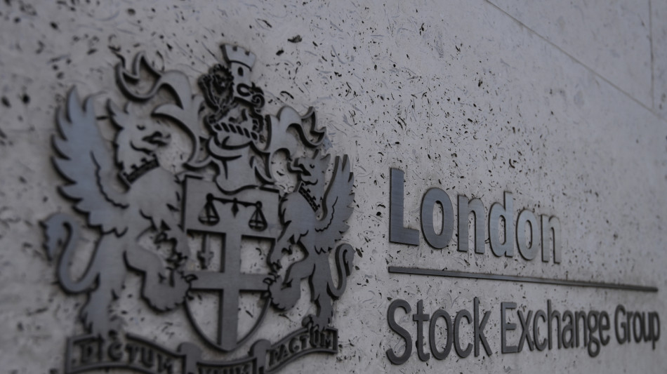 Borsa: l'Europa tiene in avvio di seduta, Londra piatta