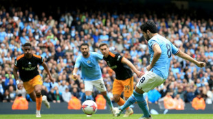 Man City spoil Allardyce's return despite penalty drama