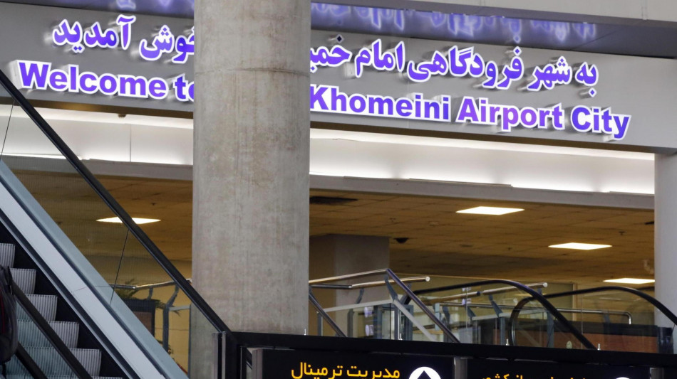 Media, 'voli sospesi all'aeroporto internazionale di Teheran'