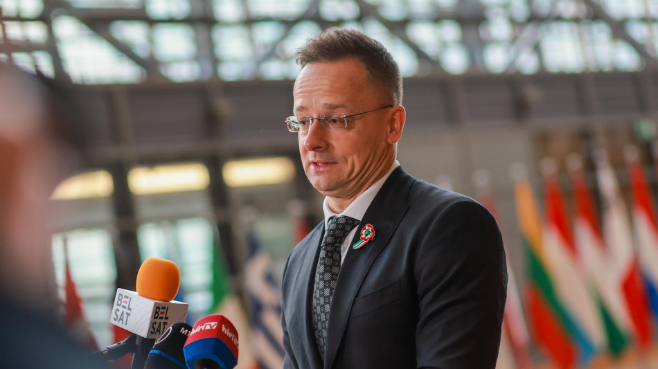 Ministro Ungheria ammette, 'contatti con Lavrov durante le riunioni Ue'