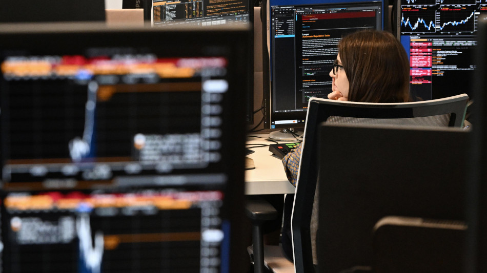 Borsa: Milano debole con l'energia, in luce Stm