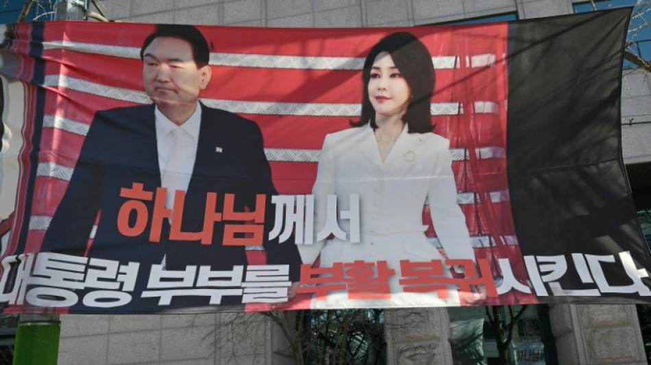 Ex-primeira-dama da Coreia do Sul condenada a 20 meses de pris&atilde;o por recebir subornos