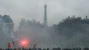 Violences contre des "gilets jaunes" dans un Burger King: &agrave; leur proc&egrave;s, des CRS admettent avoir manqu&eacute; de "lucidit&eacute;"