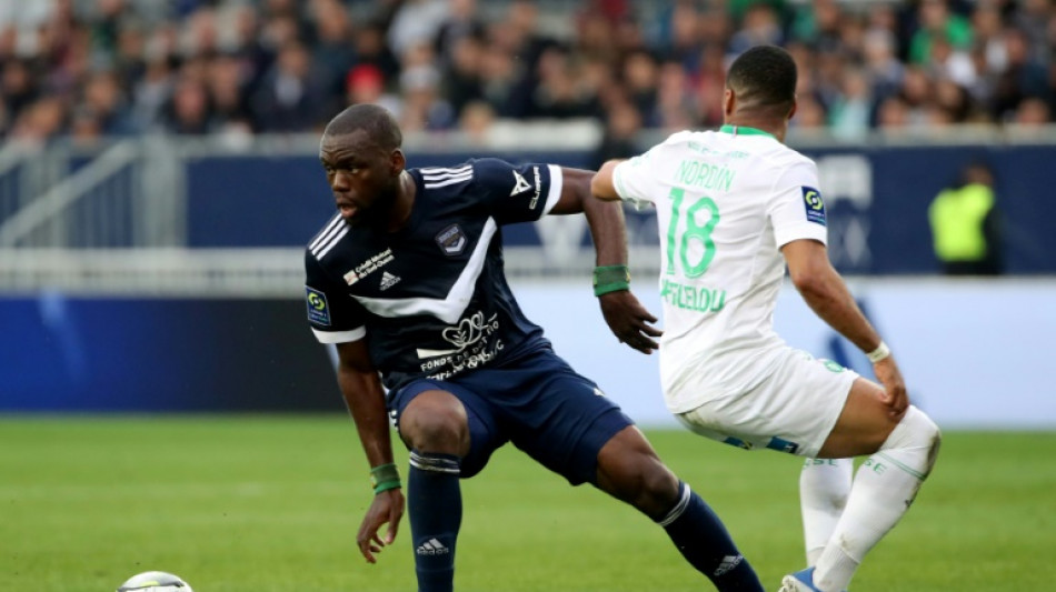L1: l'avant-dernier Bordeaux accroch&eacute; par Saint-Etienne (2-2) apr&egrave;s avoir men&eacute; 2-0