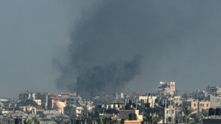 Decenas de muertos en bombardeos israel&iacute;es en el centro y el sur de Gaza