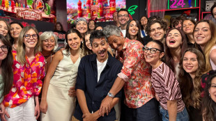 L'annuncio di Fiorello, 'domani Amadeus torna in Rai, ospite speciale alla Pennicanza'
