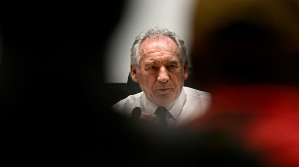 Chido: apr&egrave;s Mayotte, Bayrou ach&egrave;ve son d&eacute;placement &agrave; La R&eacute;union