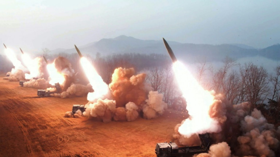 El l&iacute;der de Corea del Norte ordena intensificar las maniobras de "guerra real"