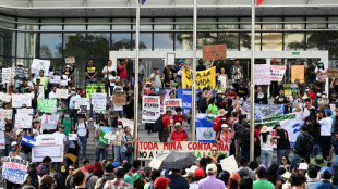 Salvadorenhos protestam contra lei de minera&ccedil;&atilde;o de Bukele