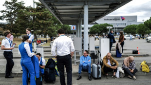 France: de nombreux a&eacute;roports r&eacute;gionaux &eacute;vacu&eacute;s apr&egrave;s des alertes &agrave; la bombe
