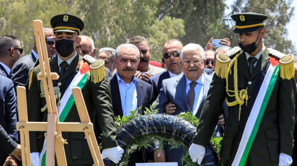 Le pr&eacute;sident palestinien promet de reconstruire le camp de J&eacute;nine