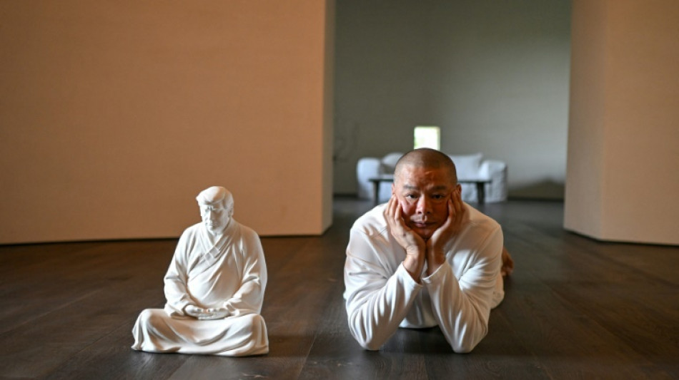 Est&aacute;tuas de Trump com pose de Buda fazem sucesso na China