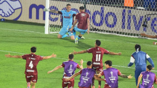 Lan&uacute;s vence Atl&eacute;tico-MG nos p&ecirc;naltis e conquista Copa Sul-Americana