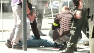 Berichte: Polizei durchsucht nach Attentat auf Fico Wohnung des Tatverd&auml;chtigen