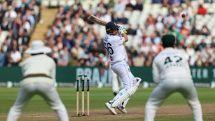 England survive scare to seal 3-0 sweep against Pakistan