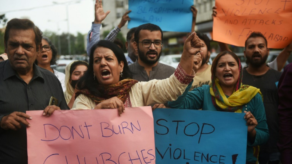 Pakistan: la police garde le quartier chr&eacute;tien assailli, plus de 100 arrestations