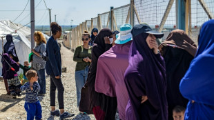 A l'ouverture de leur procès aux assises, les premiers regrets de trois femmes jihadistes, dont la nièce des frères Clain