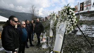 "Justice pour les morts!": la Gr&egrave;ce comm&eacute;more la collision ferroviaire de 2023