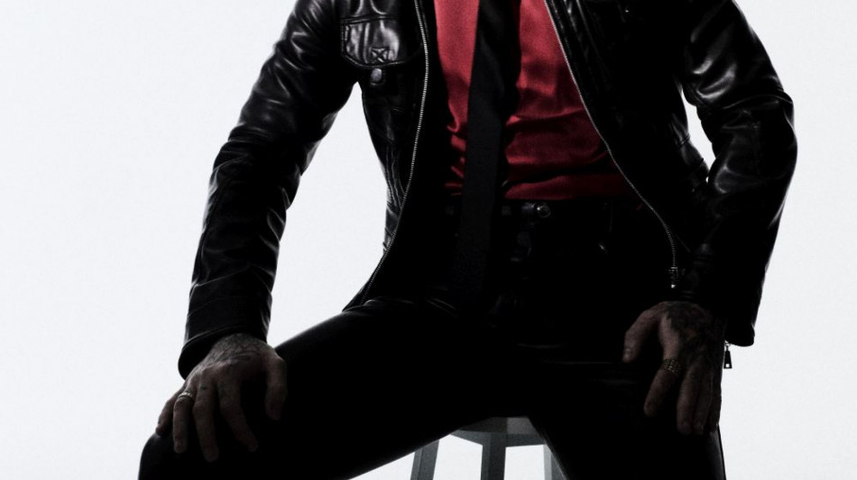 Chiello torna sul palco, tour nei club nel 2026