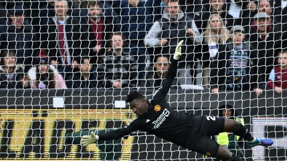 Angleterre: Manchester United sombre, Tottenham s'&eacute;l&egrave;ve