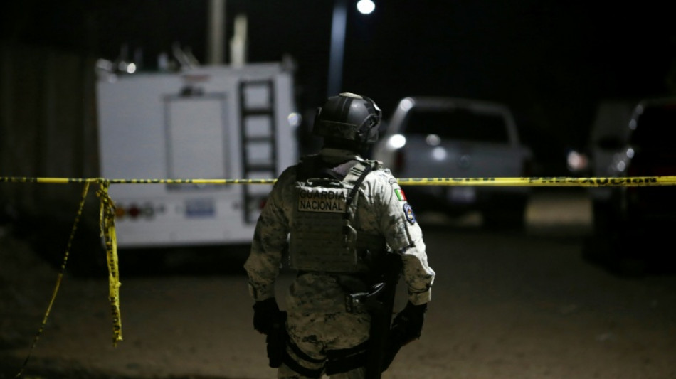 Al menos 11 muertos por ataque armado en un campo de f&uacute;tbol en M&eacute;xico