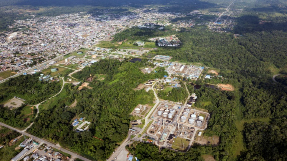 Petrolera estatal de Ecuador declara "fuerza mayor" en campo amaz&oacute;nico por protestas ind&iacute;genas