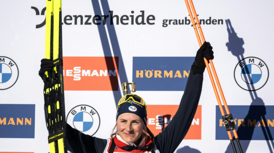 Biathlon: tripl&eacute; dor&eacute; et dossard jaune pour Justine Braisaz-Bouchet &agrave; Lenzerheide