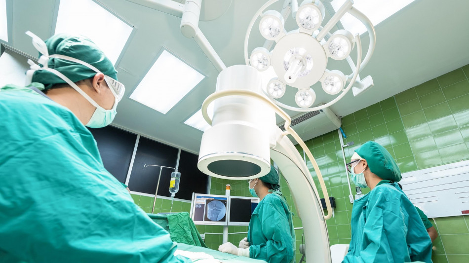 Chirurgia toracica, tecnologia riduce di 25 minuti i tempi in sala operatoria