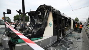 Emeutes: pas de bus ni de trams en Ile-de-France apr&egrave;s 21H00, des interruptions dans d'autres r&eacute;gions